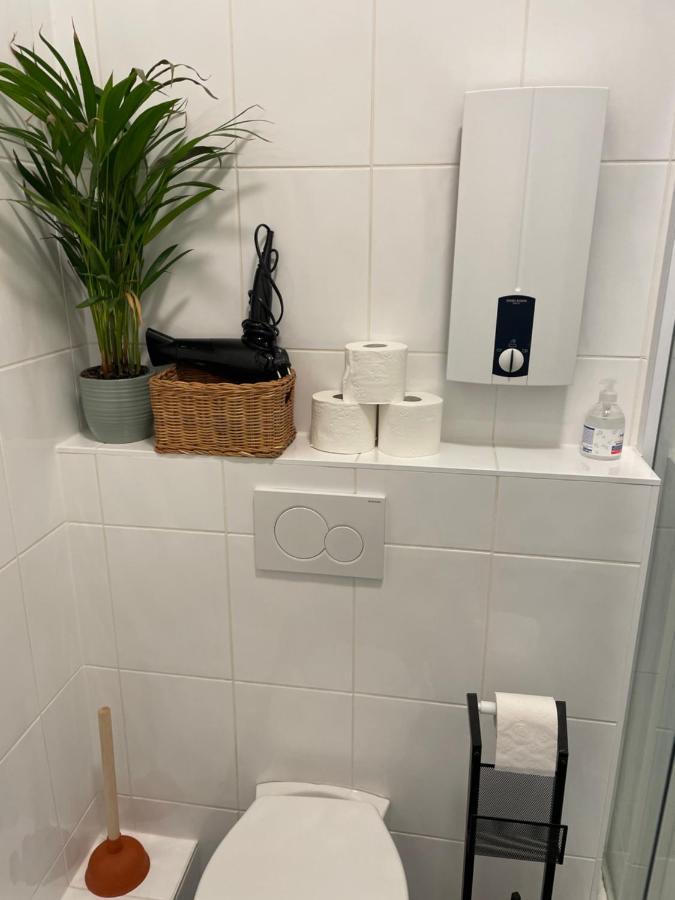 Airport Apartment Fuer 4 - Smart Tv - Kueche - Echarger Hamburg Dış mekan fotoğraf